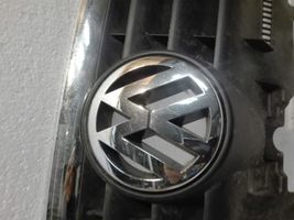 Volkswagen Touran I Front bumper upper radiator grill 1T0853651