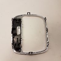 Audi Q3 8U Ātrumu pārslēgšanas sviras dekoratīvā apdare (plastmasas) 8P2713463A