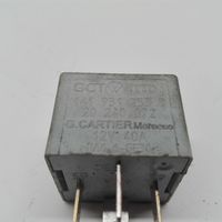 Volkswagen PASSAT B6 Coolant fan relay 141951253B