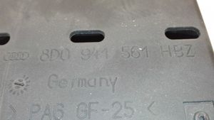 Audi A4 S4 B5 8D Boîte / compartiment de rangement pour tableau de bord 8D0941561