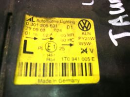 Volkswagen Touran I Lampa przednia 1T0941005E