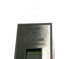 Audi A7 S7 4G Etuoven sisävalo 4E0947415