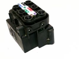 Audi A8 S8 D4 4H Air suspension valve block 4H0616013