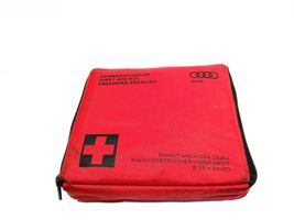 Audi A6 S6 C7 4G Kit di pronto soccorso 8P0860282A