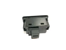 Audi Q2 - Takaluukun avauskytkimen painike/kytkin 4G0959831C