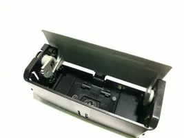 Audi A7 S7 4G Takaoven tuhkakuppi 4G8857405A