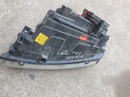 Ford Mondeo Mk III Lampa przednia 0301174272