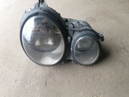 Mercedes-Benz E W210 Lampa przednia 