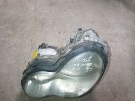 Mercedes-Benz C W203 Lampa przednia 