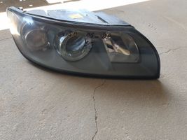 Volvo V50 Lampa przednia 30678913