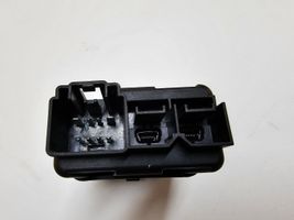 Chrysler Pacifica USB-pistokeliitin 68229840AA