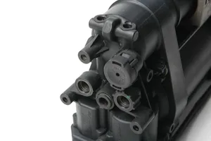 Volkswagen Touareg II Air suspension compressor/pump 40101750