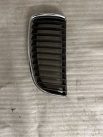 BMW 3 E90 E91 Grille calandre supérieure de pare-chocs avant 22405910