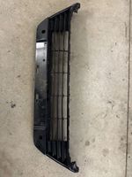 Toyota Auris E180 Etupuskurin alempi jäähdytinsäleikkö 5311202390400