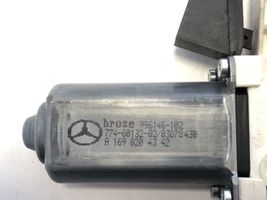 Mercedes-Benz B W245 Priekinis varikliukas langų pakėlėjo A1698204342