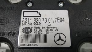 Mercedes-Benz CLS C219 Takaistuimen valo A2118207301