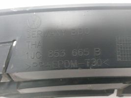 Volkswagen Golf IV Etupuskurin alempi jäähdytinsäleikkö 1JC853665B