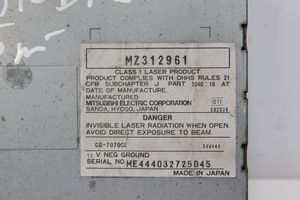 Mitsubishi Grandis Unité de navigation Lecteur CD / DVD MZ312961