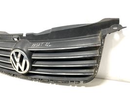 Volkswagen PASSAT B5.5 Griglia superiore del radiatore paraurti anteriore 3B0853651K