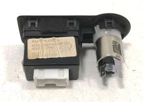 Hyundai ix20 USB-pistokeliitin 846701K950EQ