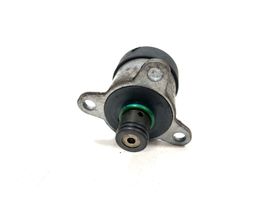 Toyota Avensis T270 Regolatore di pressione del carburante 0926400575