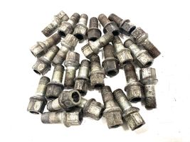 Volkswagen Golf VI Nuts/bolts 