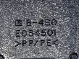 Toyota Avensis T270 Klamra przedniego pasa bezpieczeństwa E034501