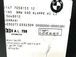 BMW 5 E60 E61 Garniture panneau latérale du coffre 51477058153