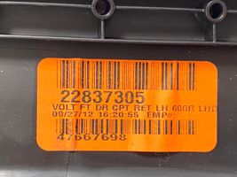 Chevrolet Volt I Moldura protectora del borde delantero 22837305