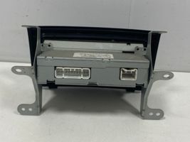 Toyota Yaris Verso Unità principale autoradio/CD/DVD/GPS 8611052030