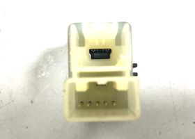 Chevrolet Volt I Enchufe conector USB 25832462