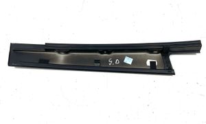 Renault Megane III Moulures des vitres de la porte arrière 822830014R