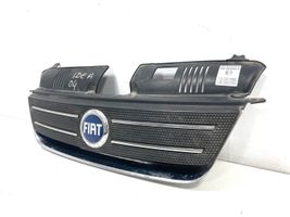 Fiat Idea Grille calandre supérieure de pare-chocs avant 735357980