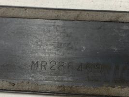 Mitsubishi Space Wagon Takaoven lista (muoto) MR286469