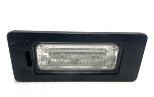 Audi A5 8T 8F Lampa oświetlenia tylnej tablicy rejestracyjnej 8T0943021