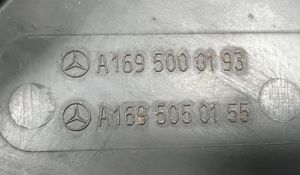 Mercedes-Benz A W169 Jäähdyttimen jäähdytinpuhaltimen suojus 0130303946