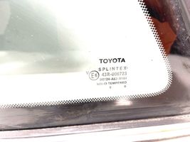 Toyota Avensis T250 Finestrino/vetro retro DOT24AS3M101