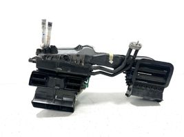 Audi A4 S4 B7 8E 8H Scatola climatizzatore riscaldamento abitacolo assemblata 8E1820005J