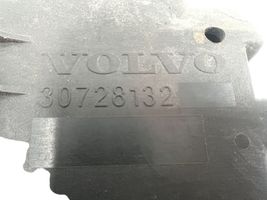 Volvo S60 Saugiklių dėžė (komplektas) 30728132