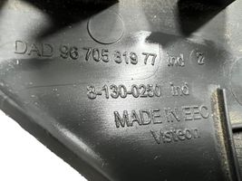 Peugeot 3008 I Muu keskikonsolin (tunnelimalli) elementti 9685089377