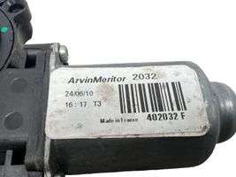 Nissan Qashqai Moteur de lève-vitre de porte avant 402032F