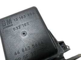 Opel Corsa E Bouchon, volet de trappe de réservoir à carburant 13183306