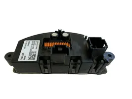 Audi A4 S4 B8 8K Salona mazā radiatora ventilatora relejs 8T0820521E