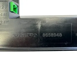 Volvo XC70 Trzecie światło stop 8658948