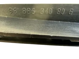 Citroen DS5 Rail de pare-brise de porte avant 9688634080