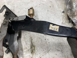 KIA Sorento Brake pedal Y04