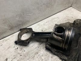 Renault Trafic II (X83) Piston avec bielle 10587