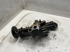 Renault Trafic II (X83) Oil pump 77006002526