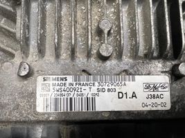 Volvo V50 Блок управления двигателем ECU 30729065A