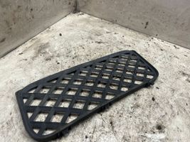 Volkswagen Touareg I Grille inférieure de pare-chocs avant 7L6853677